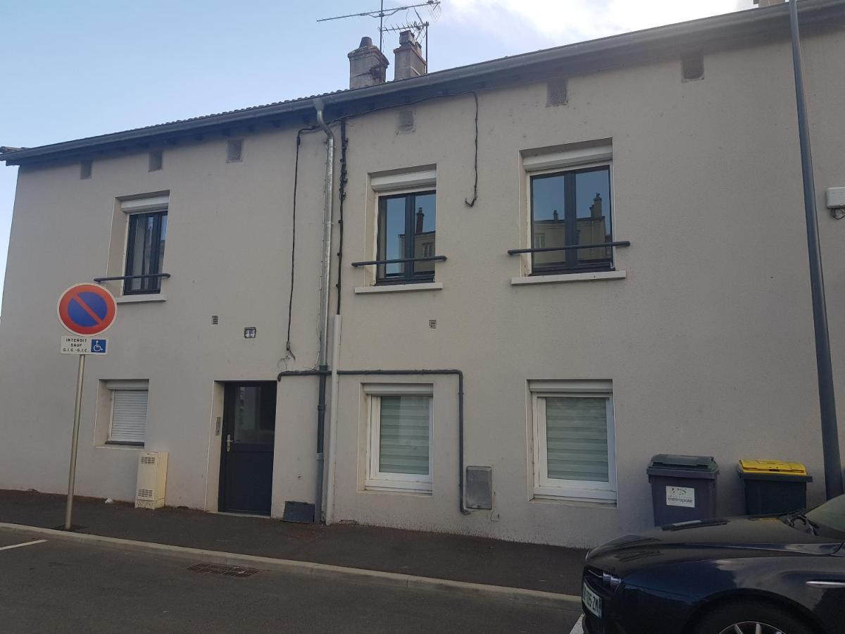 L'Ecrin De Saint Genest Lerpt - Belle Vue Et Calme Apartment ภายนอก รูปภาพ